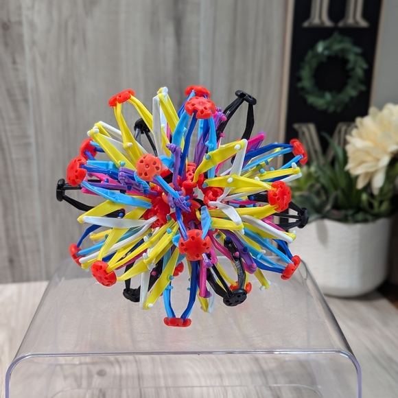 Colorful Expandaball Sphere Calming Sensory Toy Tool - Picture 1 of 3